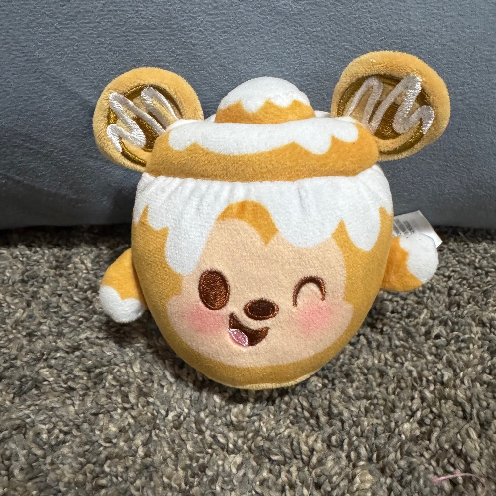 Disney Munchlings Mickey Mouse Cinnamon Bun Scented Plush Baked Treats 5 Inch